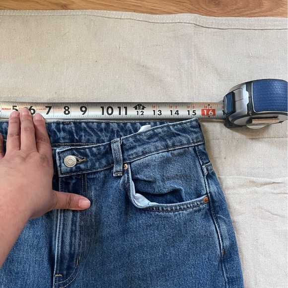 Weekday medium wash jeans - Picture 4 of 8